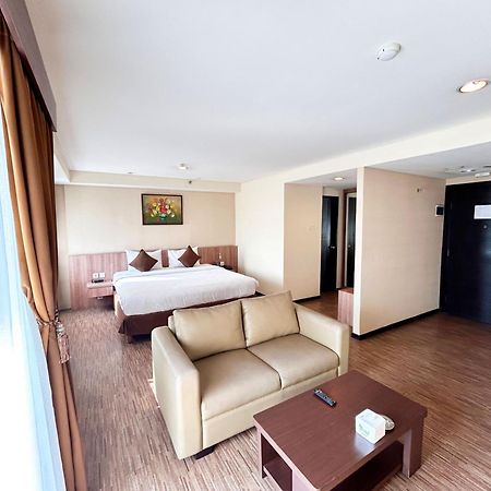 Nemuru Grand Serpong Panunggangah Esterno foto