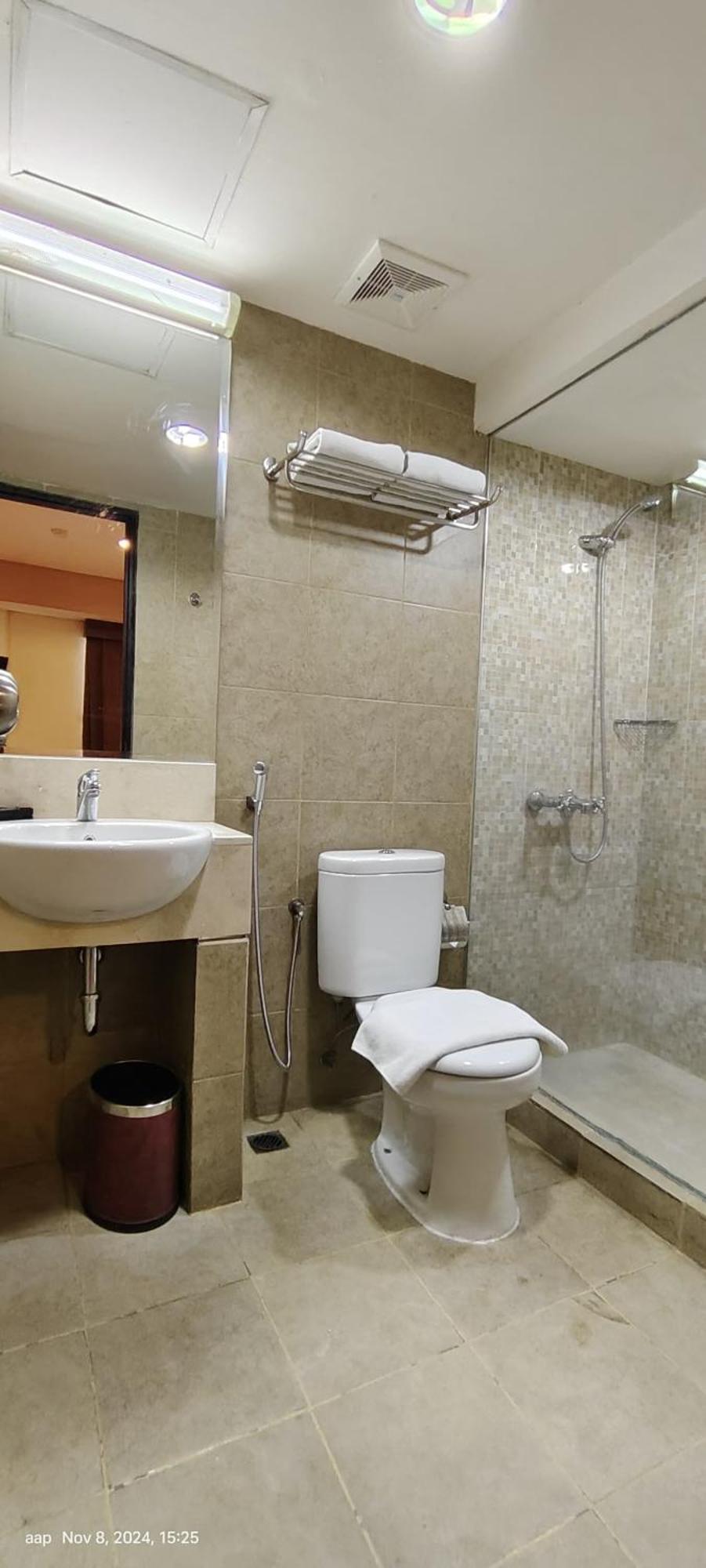 Nemuru Grand Serpong Panunggangah Esterno foto
