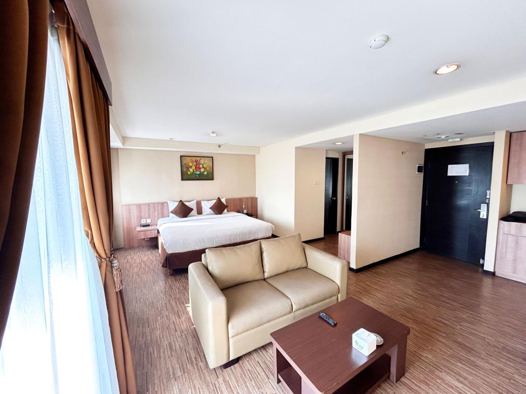 Nemuru Grand Serpong Panunggangah Esterno foto