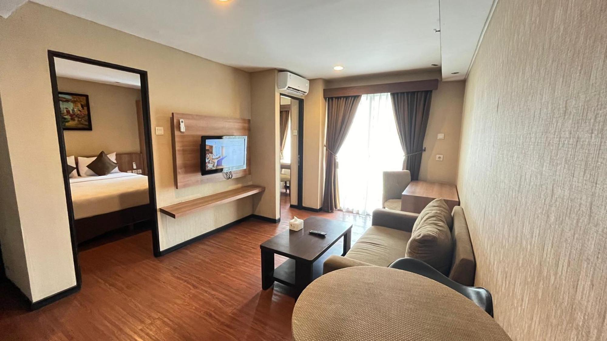 Nemuru Grand Serpong Panunggangah Esterno foto