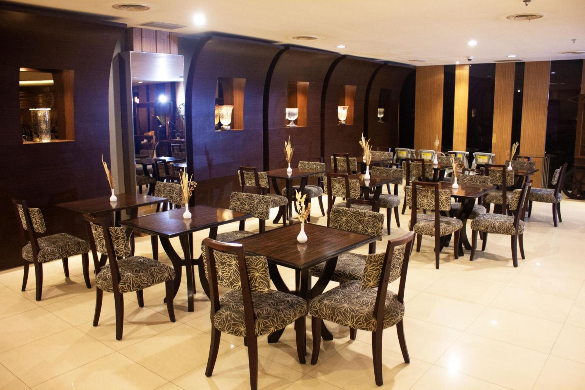 Nemuru Grand Serpong Panunggangah Esterno foto