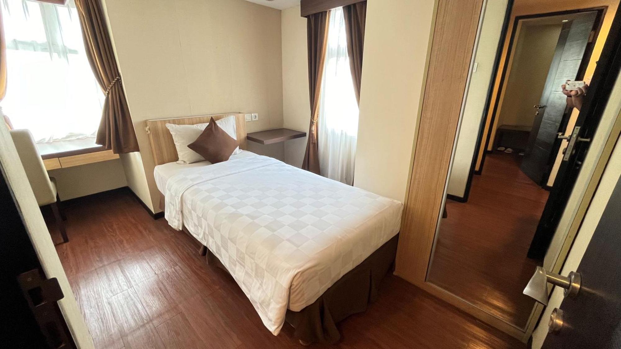 Nemuru Grand Serpong Panunggangah Esterno foto