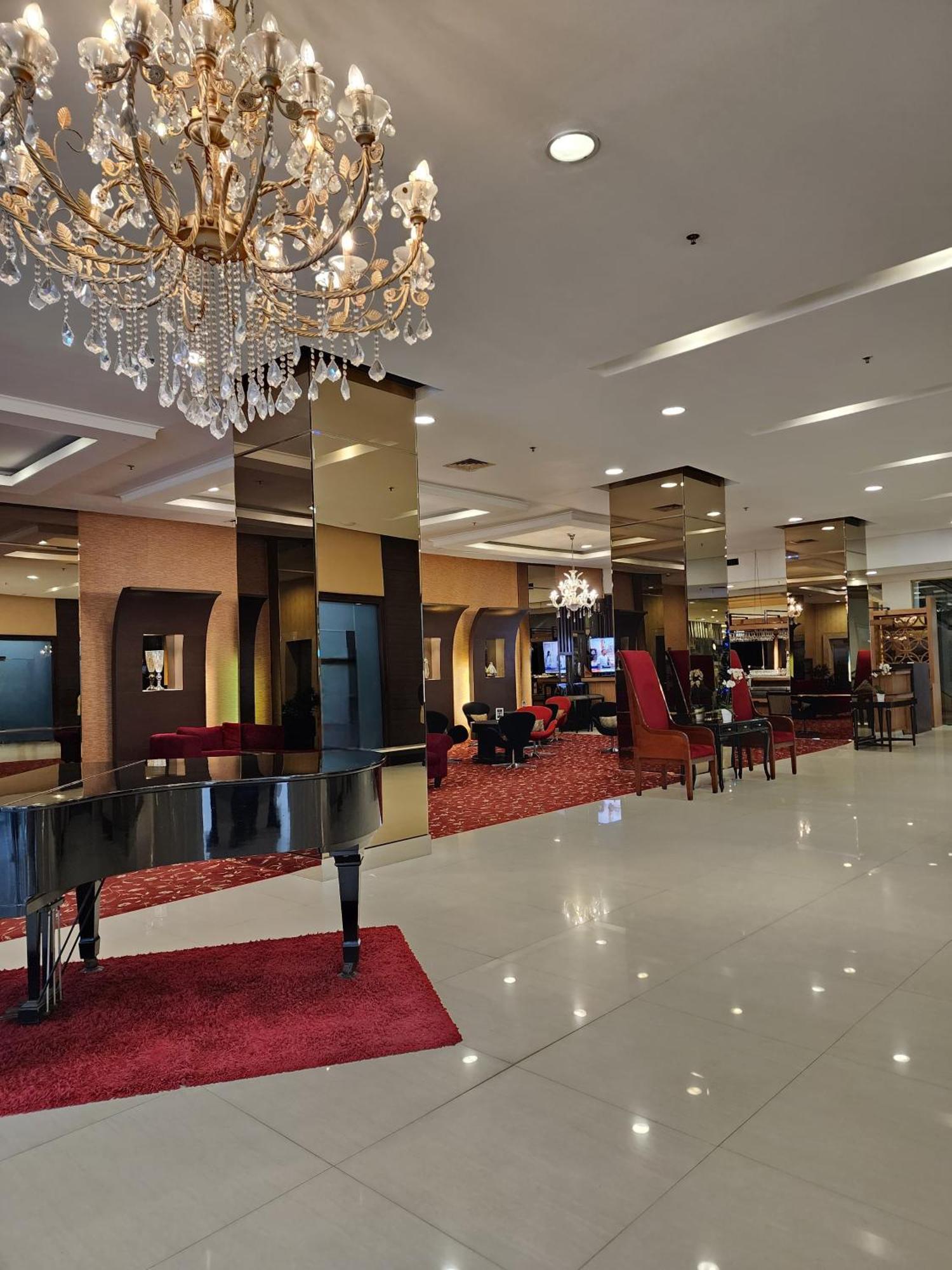 Nemuru Grand Serpong Panunggangah Esterno foto